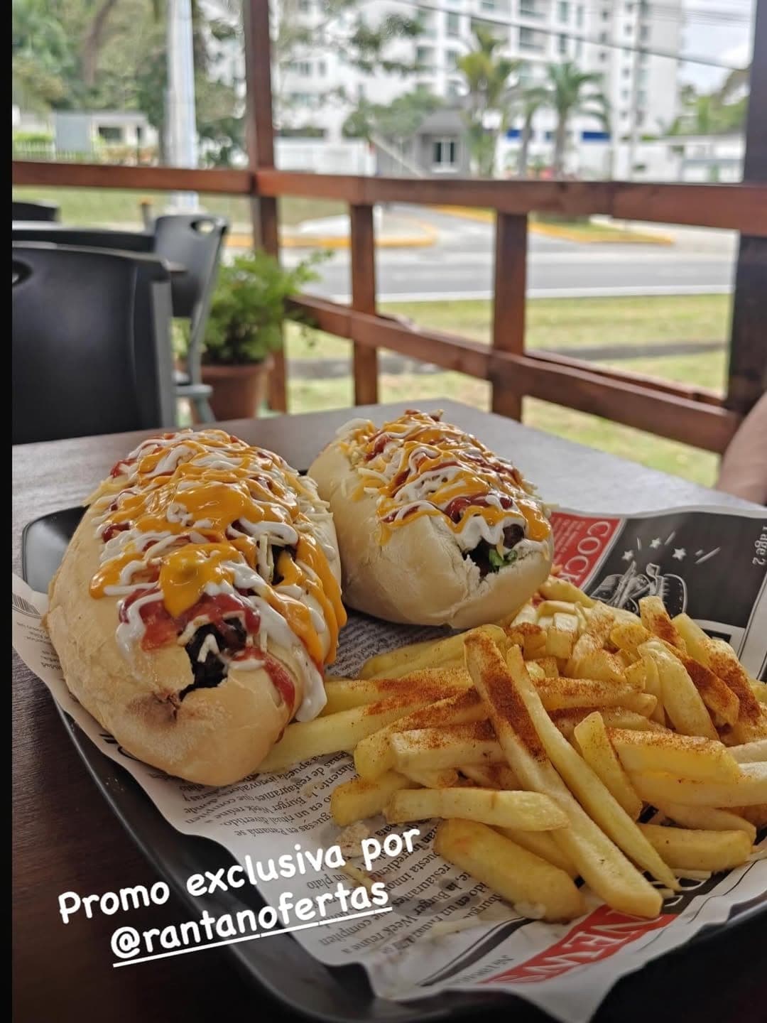 Pepitos y papas fritas en Bokattos, Clayton, Ciudad de Panama