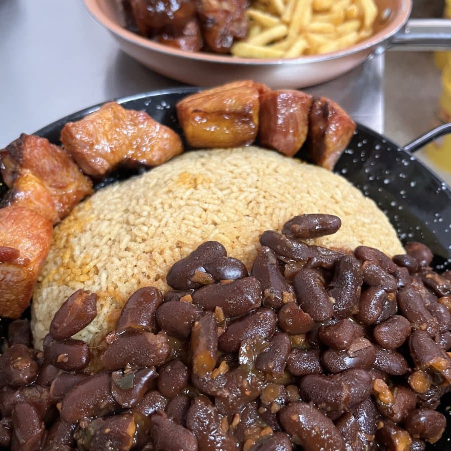 Arroz frito con puerco