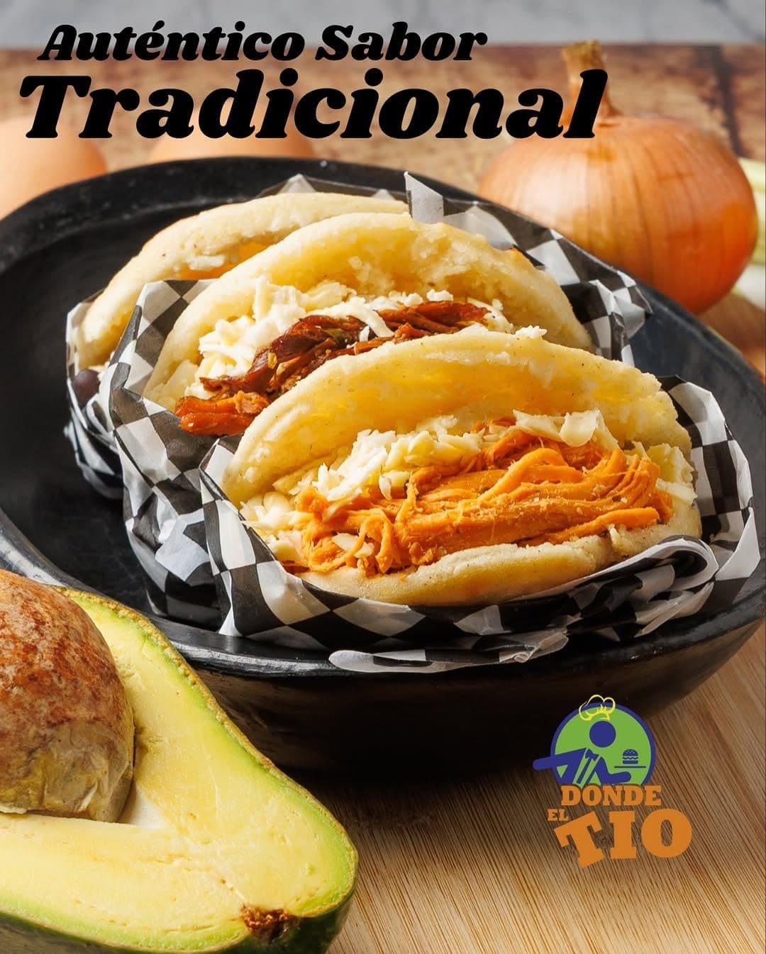 Arepas filled with shredded chicken and white cheese at Donde El Tío, Vía Porras, Panama City