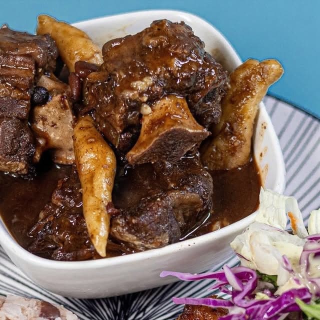 Grandma-style oxtail stew at El Caribe Restaurant, El Cangrejo, Panama City