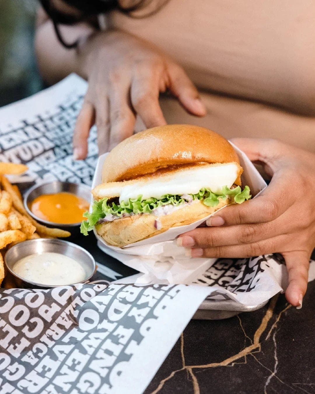 Debutona burger at Esa Flaca Rica, San Francisco, Panama City