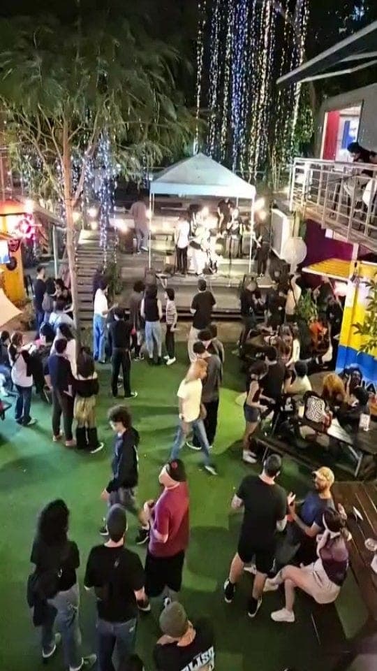Open-air garden and live stage at Food Garden Panama, El Cangrejo/Obarrio, Panama City