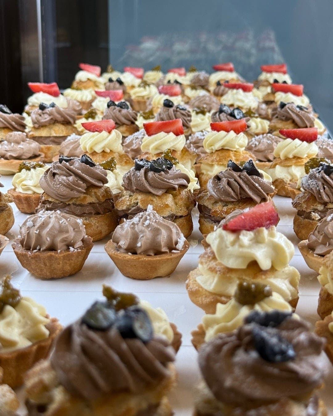Profiterol de chocolate en GEMMA Alta Pasticceria Italiana, San Francisco, Ciudad de Panama