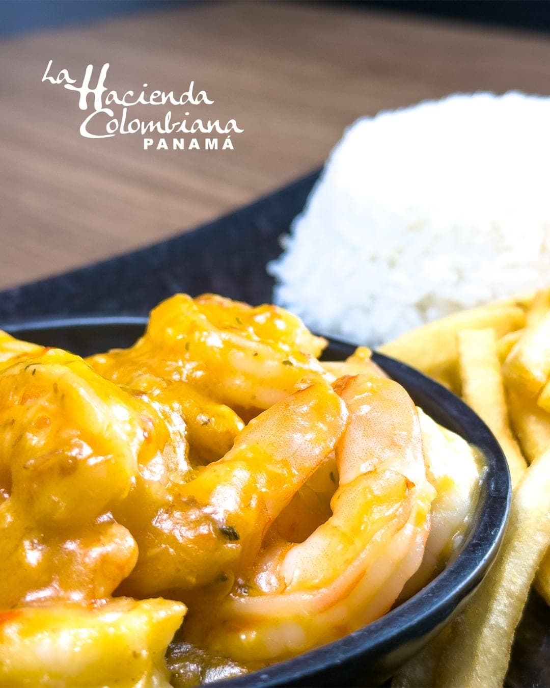 Shrimp in cream sauce with rice and fries at La Hacienda Colombiana, Amador, Panama City