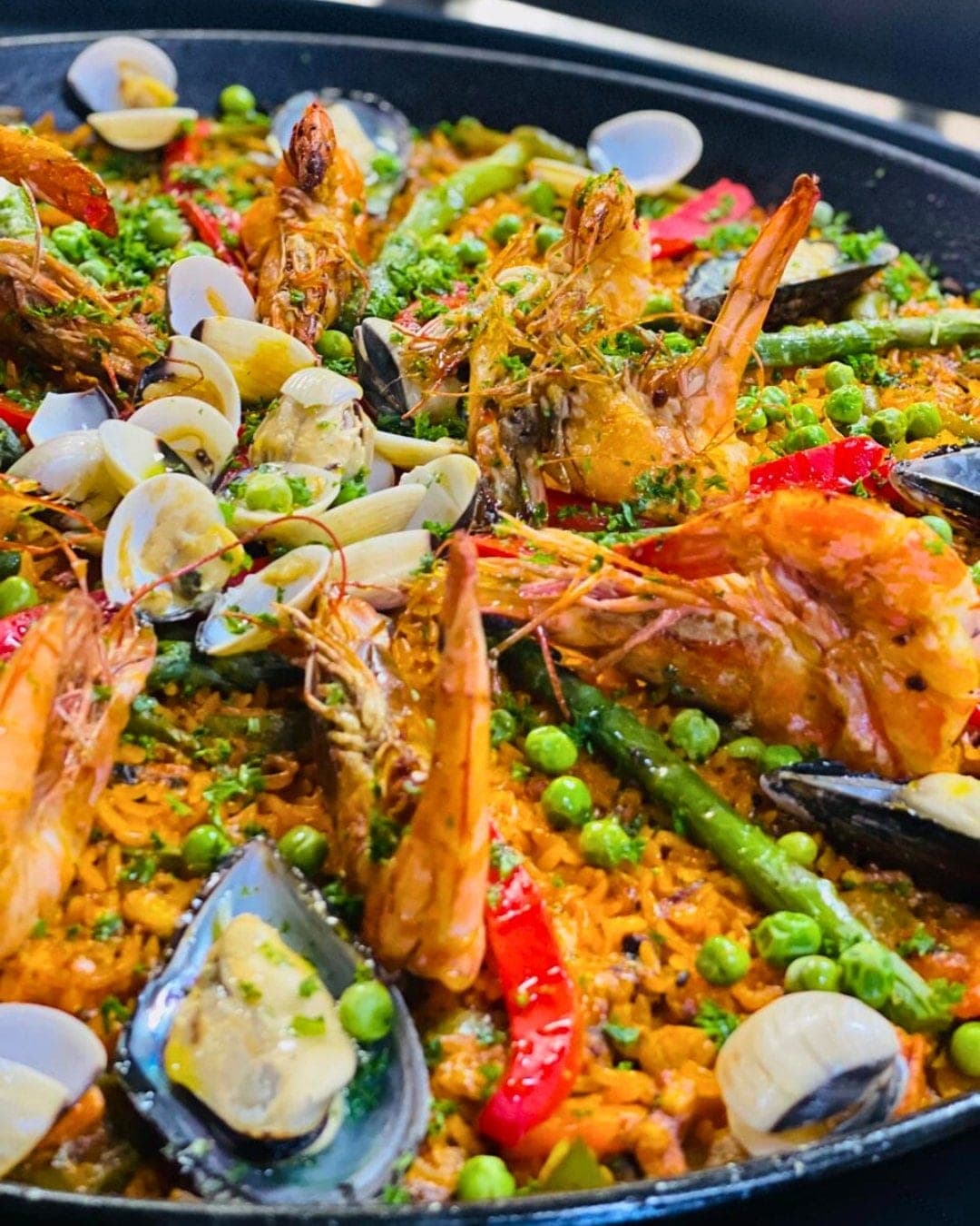 Paella de mariscos en La Taberna del Canal, Clayton, Ciudad de Panama