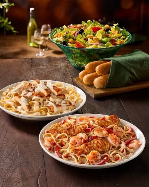 Pasta and breadsticks at Olive Garden, Marbella, Panama City