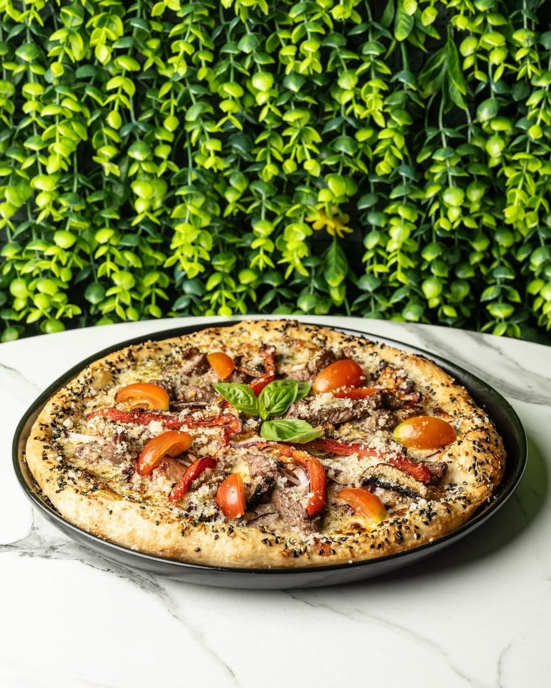 La Vittoria pizza at Osaka Toscana Rooftop, Obarrio, Panama City