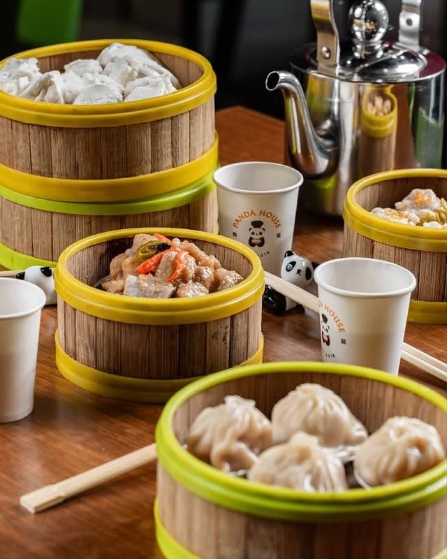 Canastas de bambú con dim sum en Panda House, Bella Vista, Ciudad de Panamá