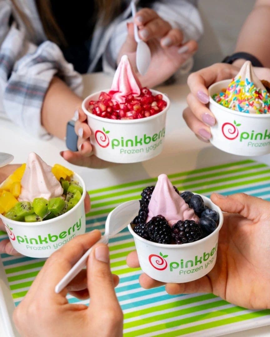 Frozen yogurt cups at Pinkberry, Avenida Balboa, Panama City
