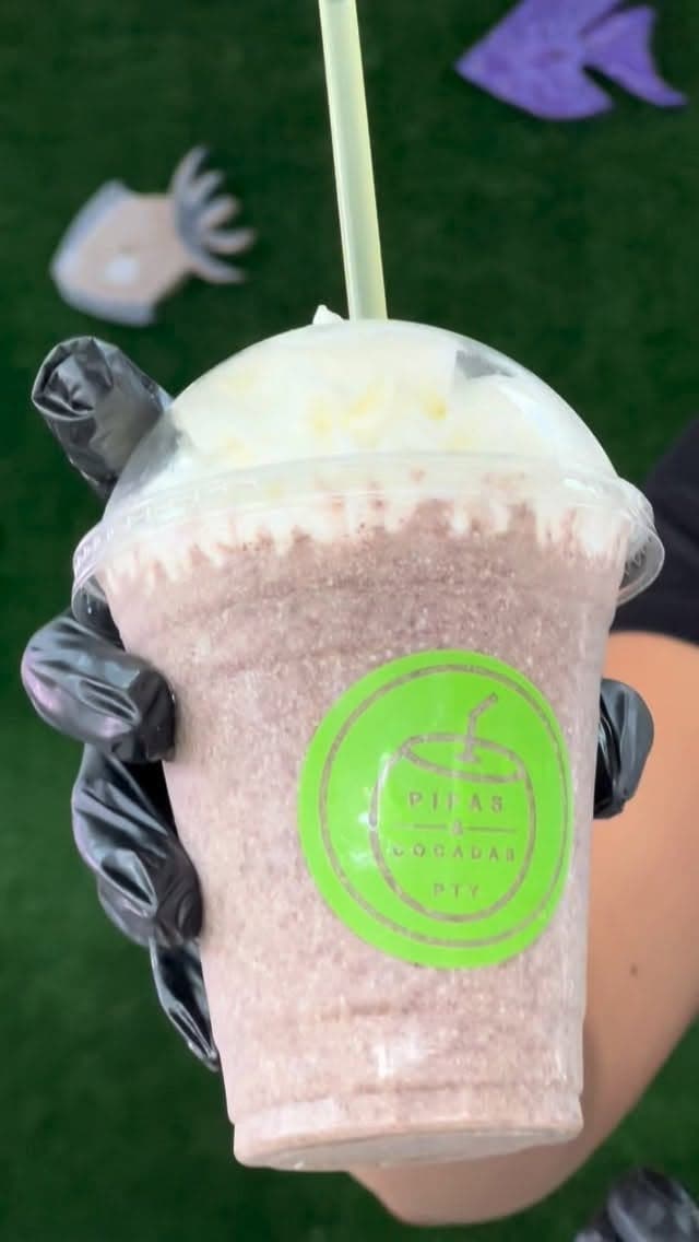 Cookies and cream coconut shake in a branded cup at Pipas & Cocadas, El Cangrejo, Panama City