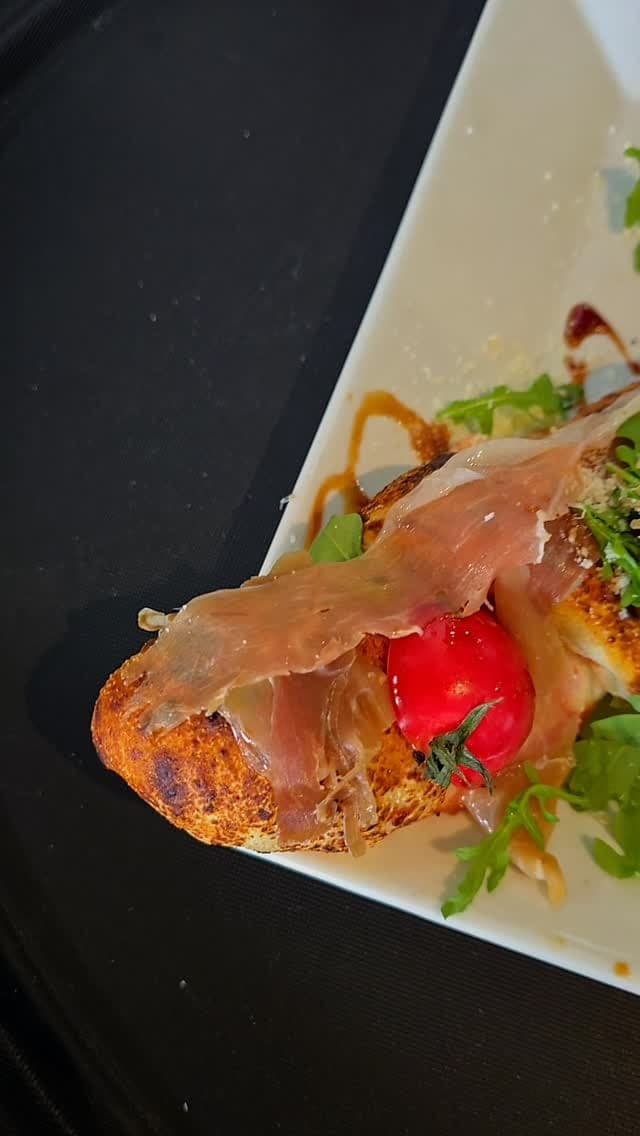 Tronchetto with prosciutto at Pizzeria Italia & Italian Burger, San Francisco, Panama City