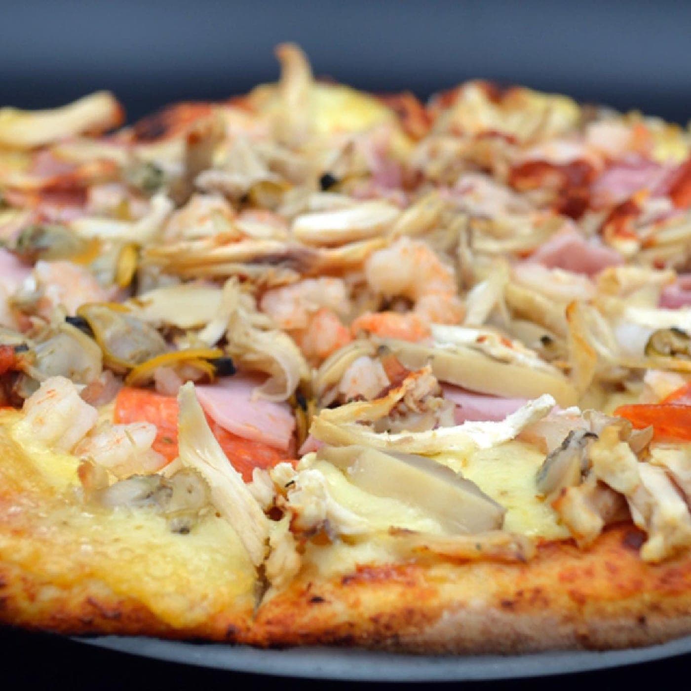 Pizza de mariscos en Pizzeria Sorrento, San Francisco, Ciudad de Panamá