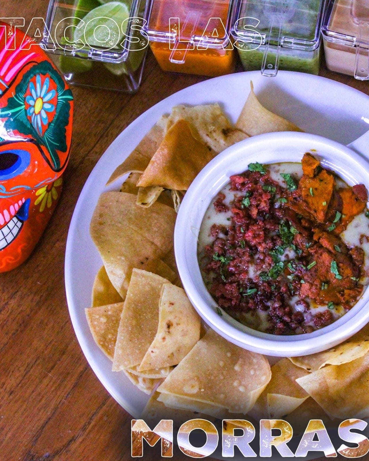 Queso fundido con chorizo y totopos en Tacos Las Morras, El Cangrejo, Ciudad de Panamá