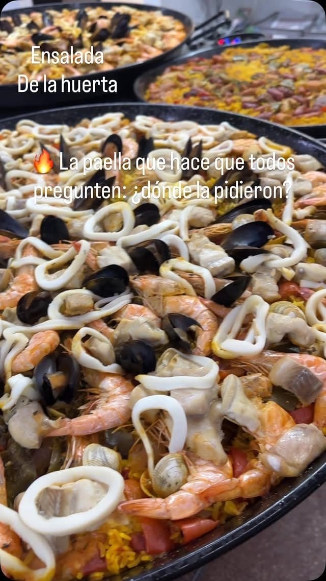 Seafood paella with prawns, mussels and squid at Tele Paella Panama, San Francisco, Panama City