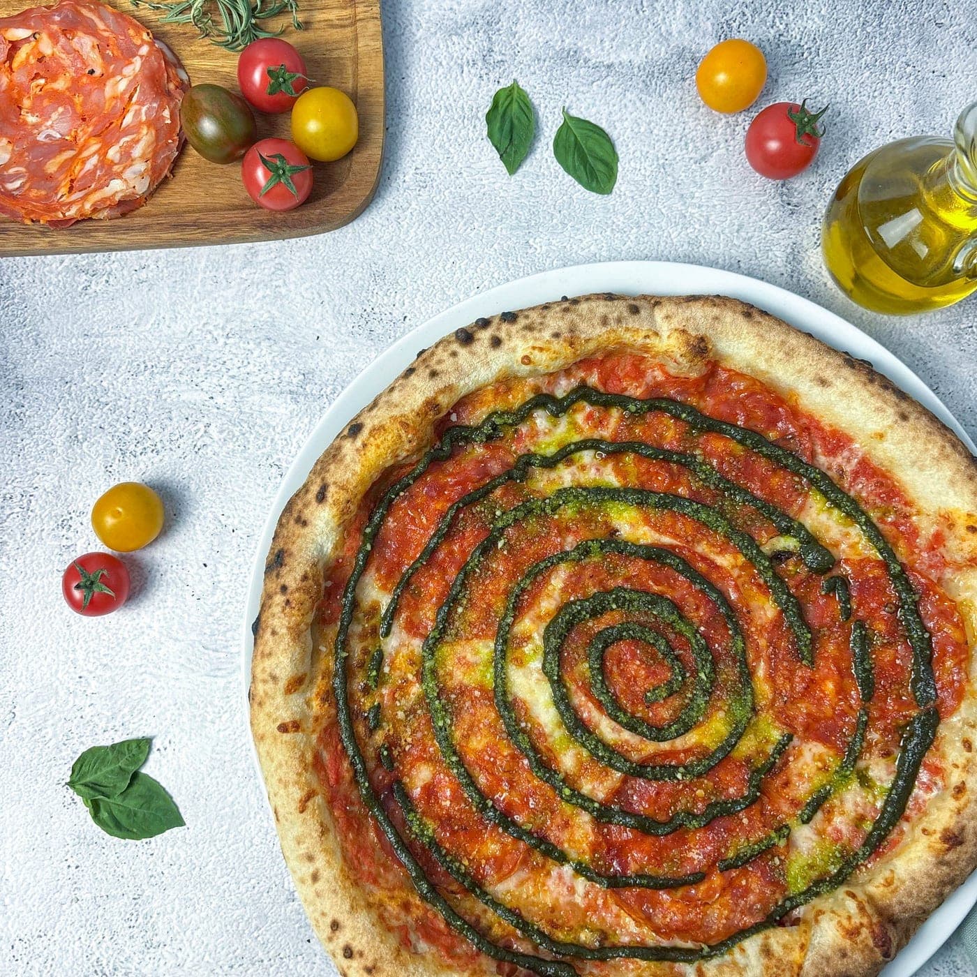 Pizza de salami y pesto en Tu Pizza, San Francisco, Ciudad de Panama