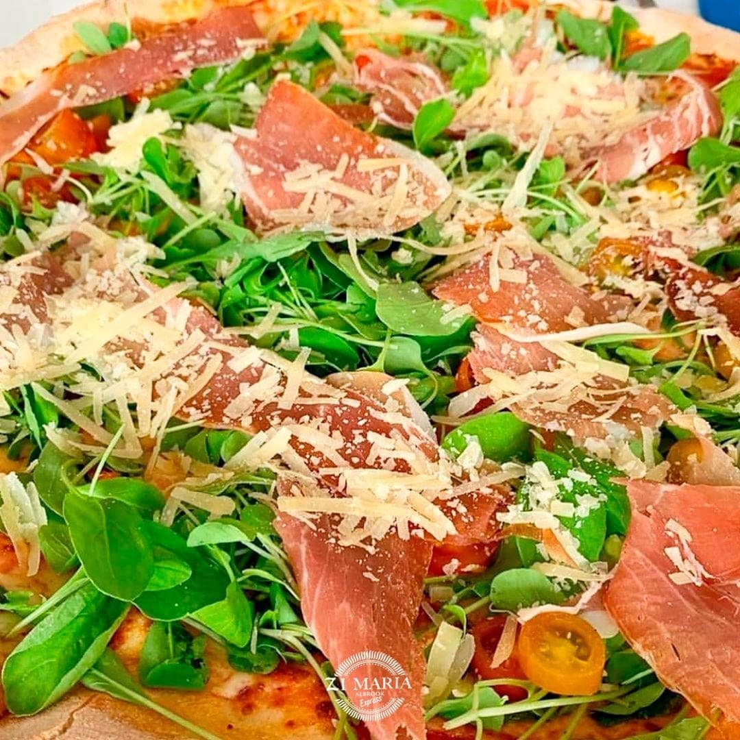 Prosciutto and arugula pizza at Vieni Qua, Albrook, Panama City
