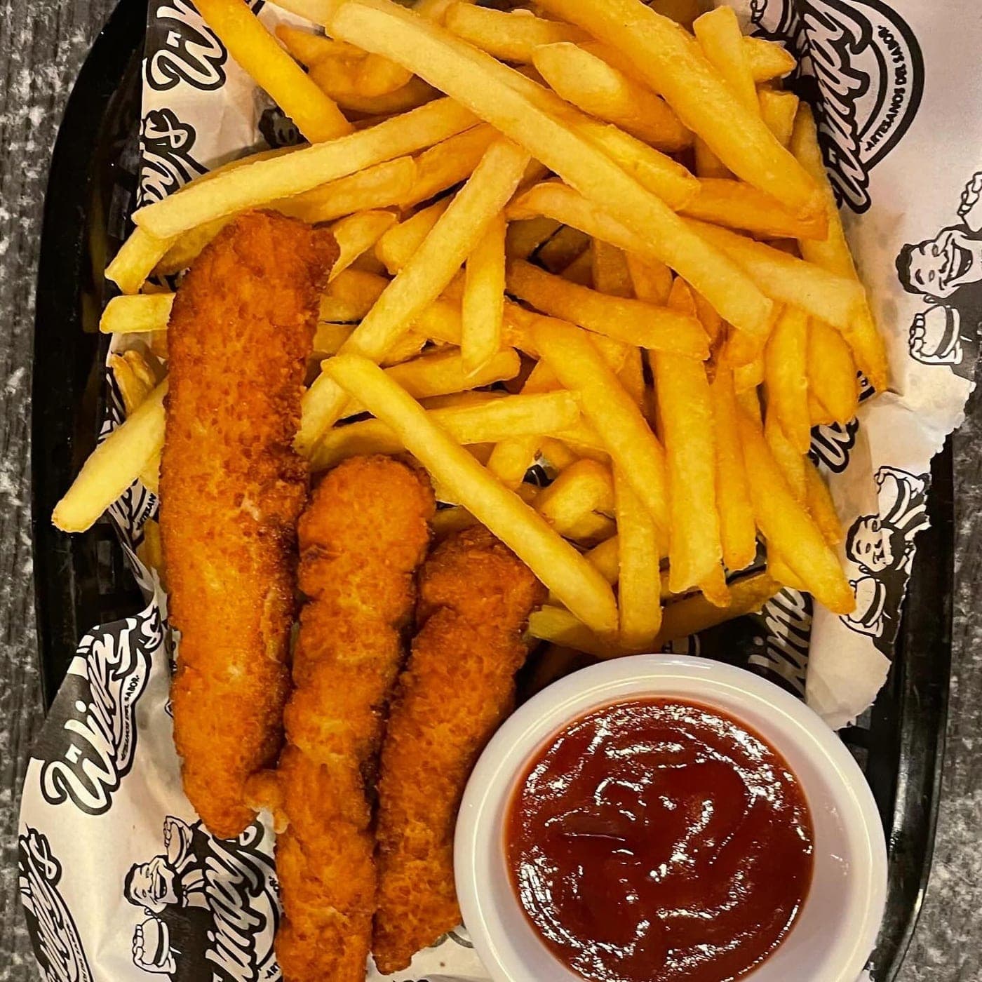 Chicken fingers and fries at Wimpys, Costa del Este, Panama City