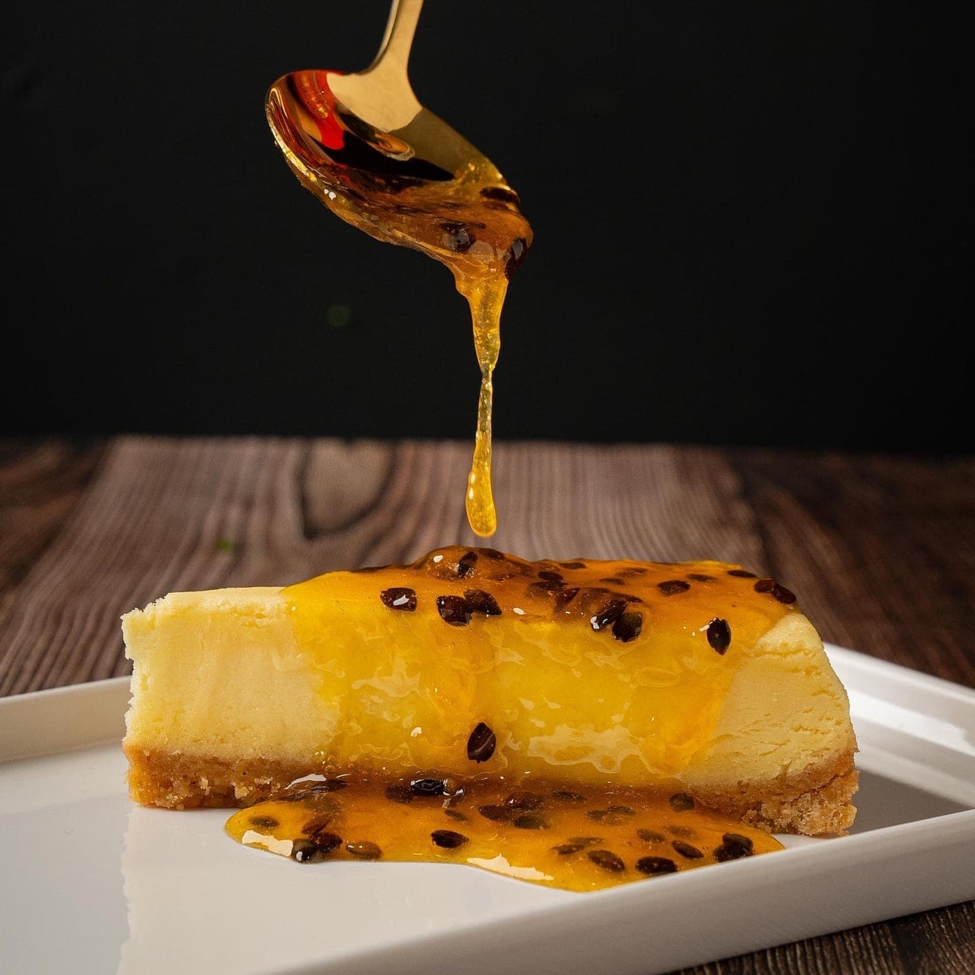 Passion fruit cheesecake at Wings and Brew, Via Argentina, Panama City